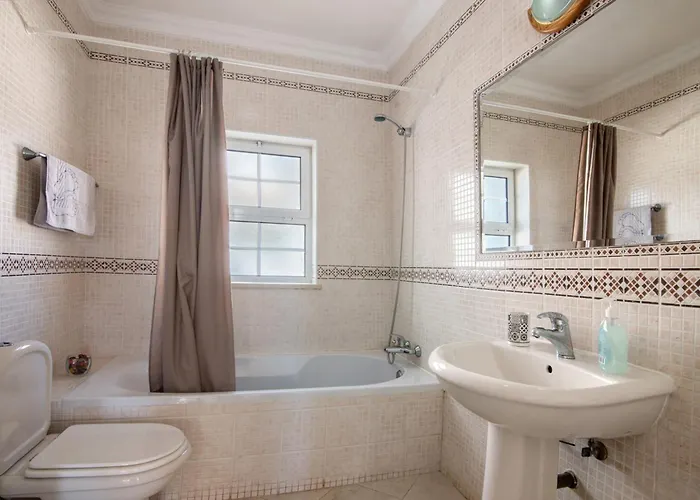 펜션 Breeze - Adults Only 알부페이라