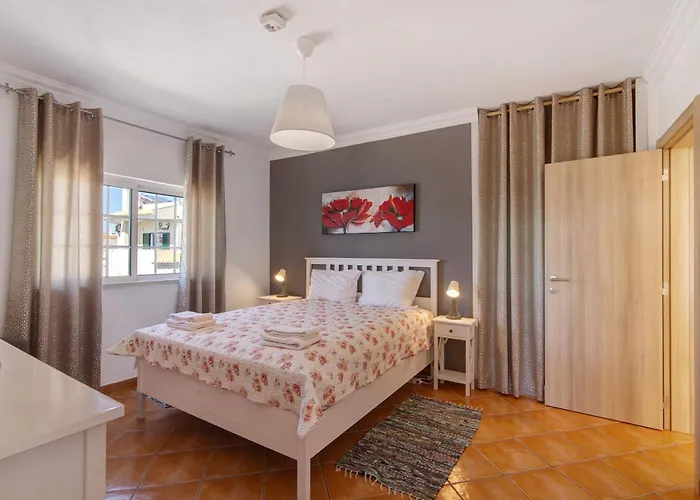 Breeze - Adults Only *