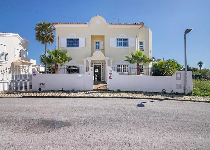 펜션 Breeze - Adults Only 알부페이라