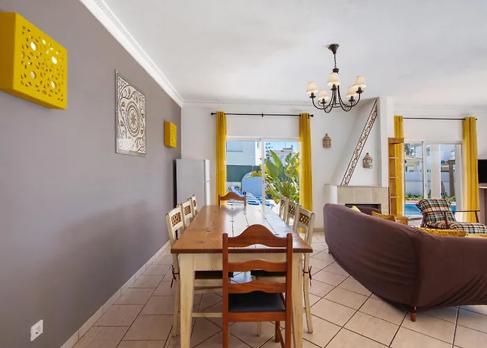 Breeze - Adults Only *