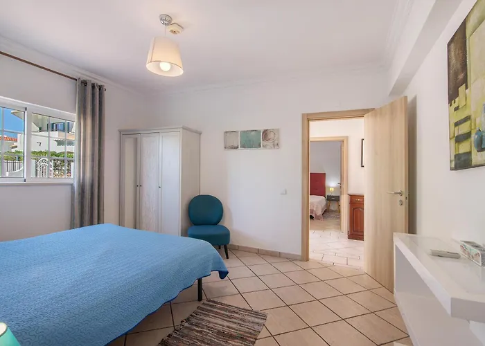 Breeze - Adults Only