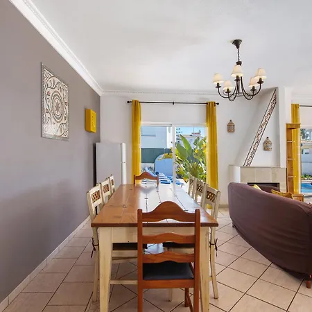 Breeze - Adults Only *